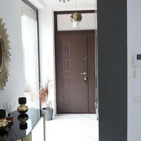 Eva Villa